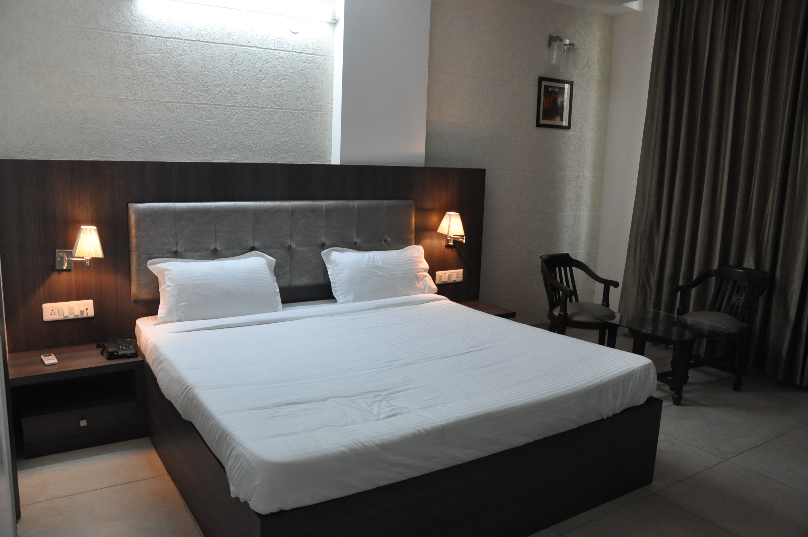 Laj Regency room images